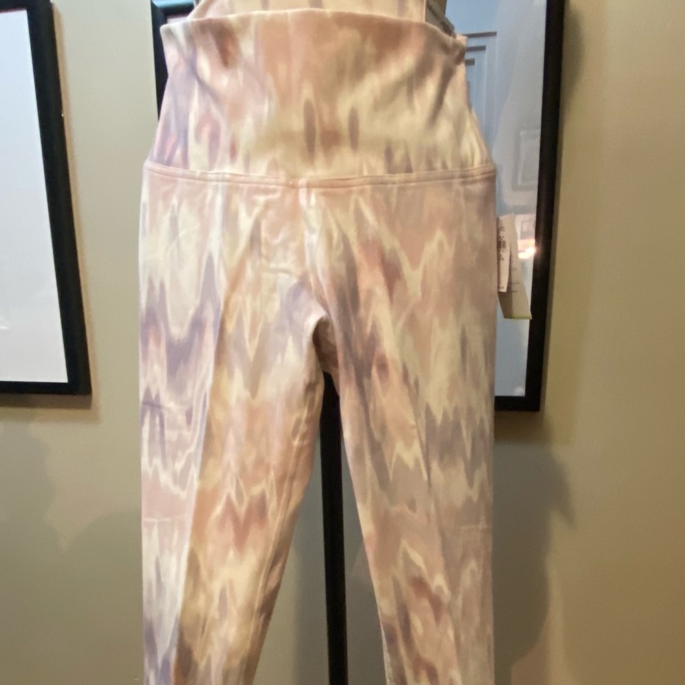 NWT Old Navy Balance Legging Petite Medium Go Dry